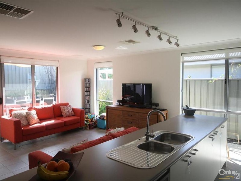 18 Leontes Way, Coolbellup WA 6163