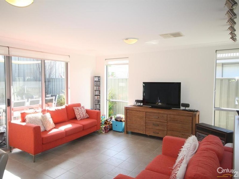 18 Leontes Way, Coolbellup WA 6163