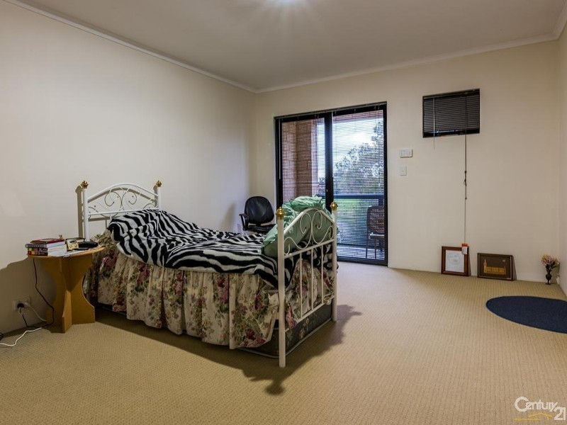 2/10 Leila St, Cannington WA 6107