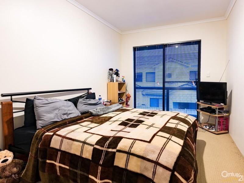 2/10 Leila St, Cannington WA 6107