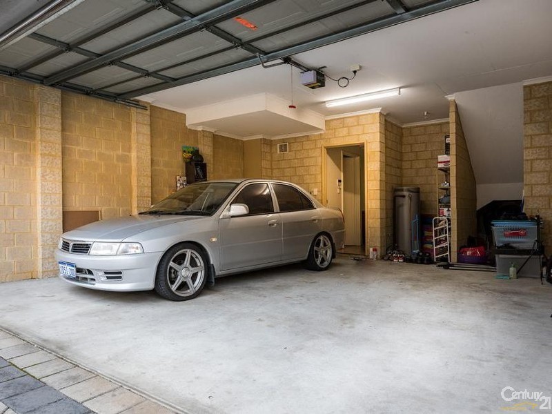 2/10 Leila St, Cannington WA 6107