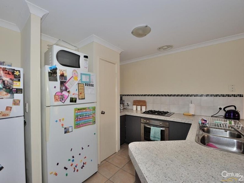 2/4 Bristol Street, Warnbro WA 6169