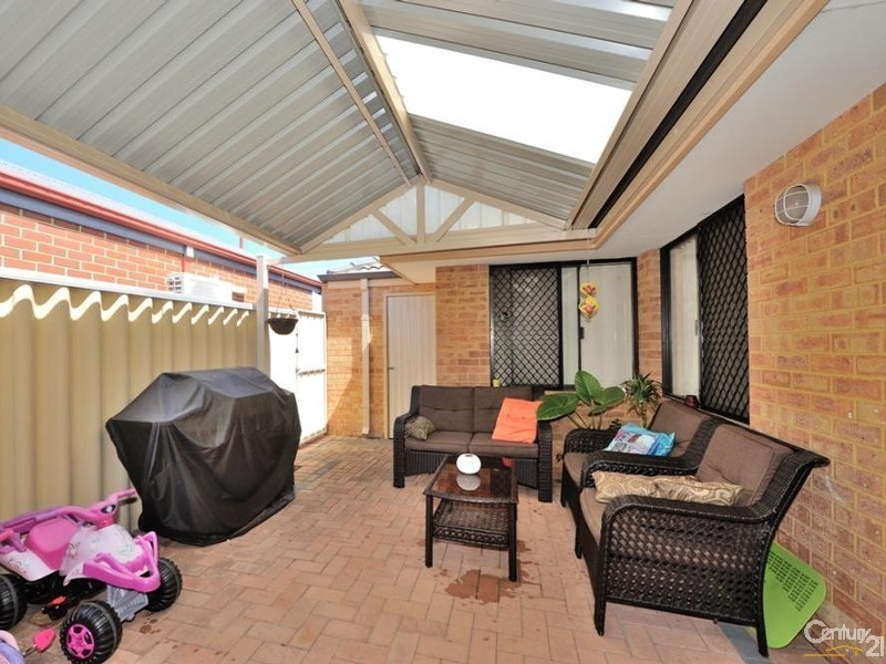 2/4 Bristol Street, Warnbro WA 6169
