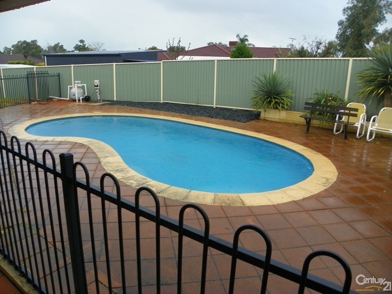 20 Riley Place, Leda WA 6170