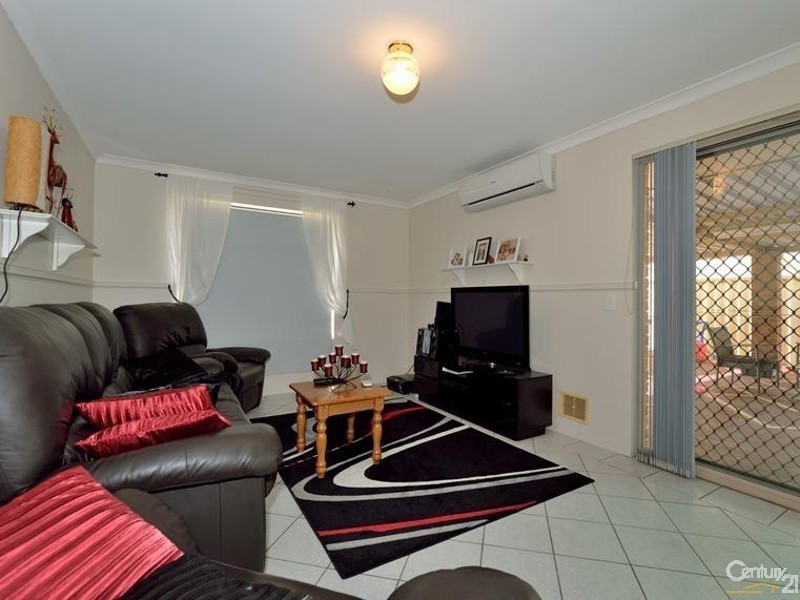17 Requa Crescent, Warnbro WA 6169