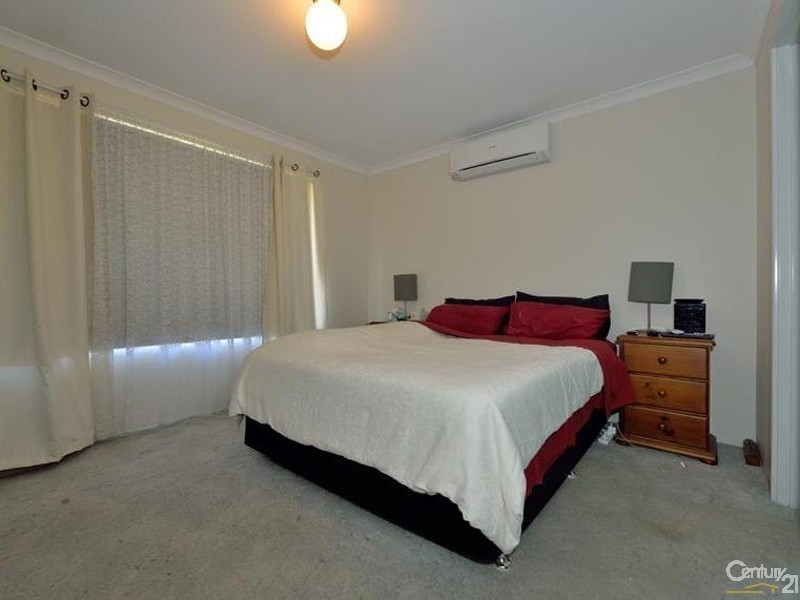 17 Requa Crescent, Warnbro WA 6169