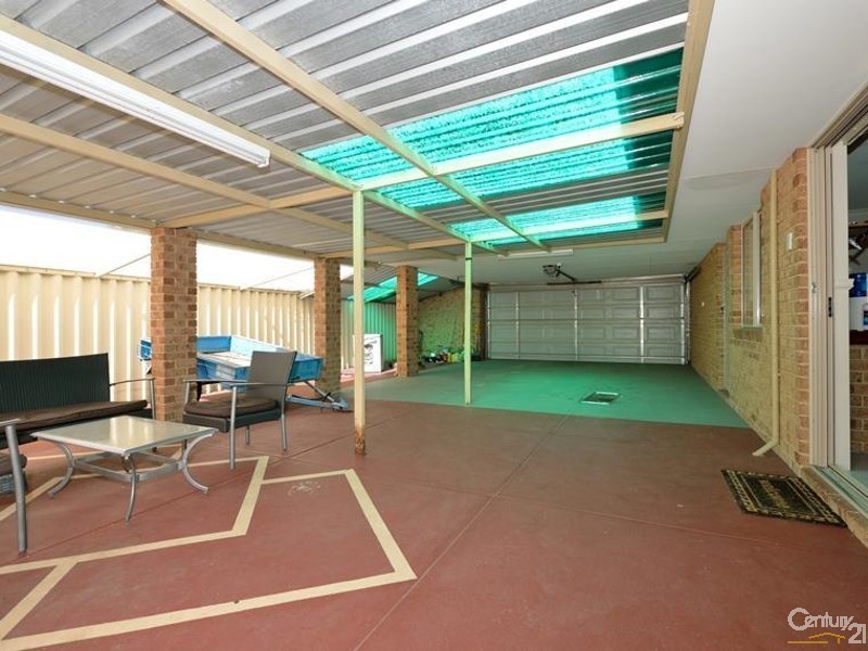 17 Requa Crescent, Warnbro WA 6169