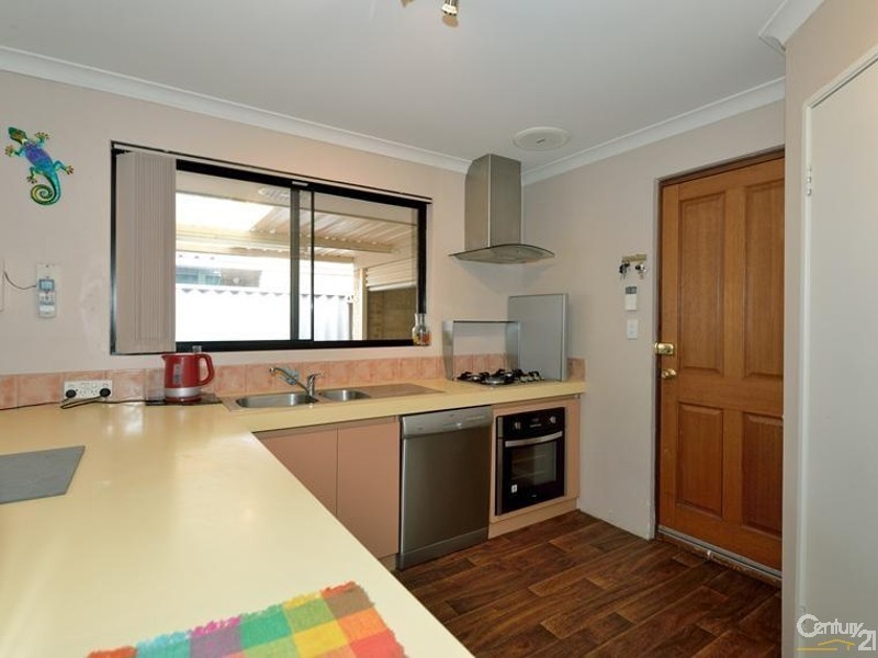 27 Silkhurst Crescent, Warnbro WA 6169