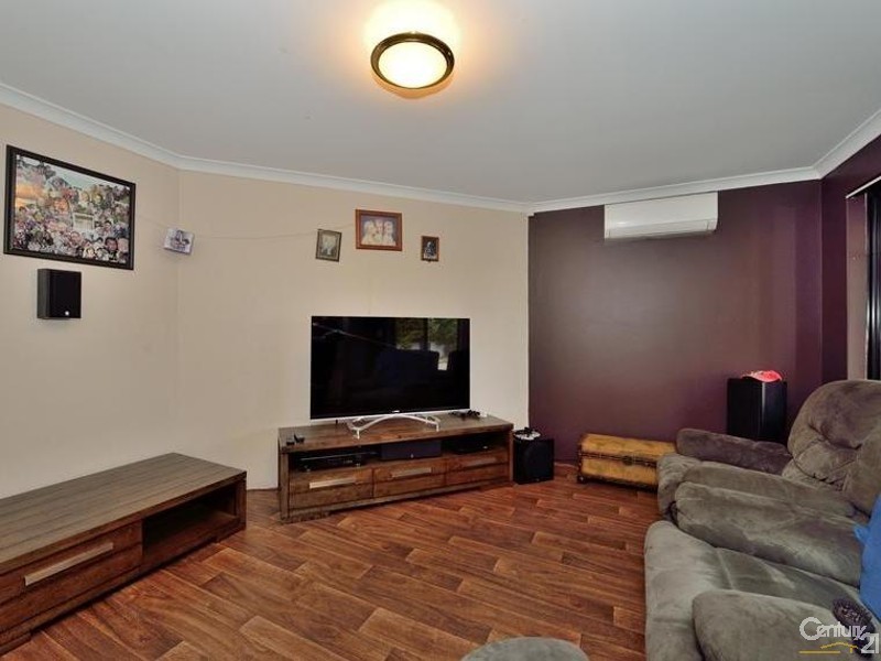 27 Silkhurst Crescent, Warnbro WA 6169