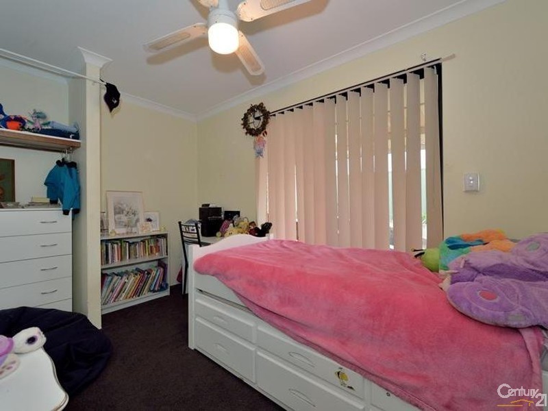 27 Silkhurst Crescent, Warnbro WA 6169