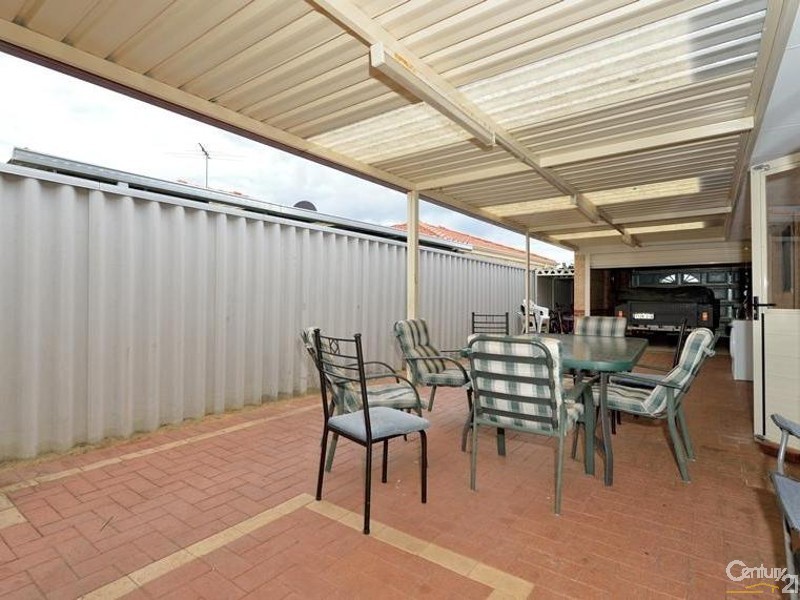 27 Silkhurst Crescent, Warnbro WA 6169