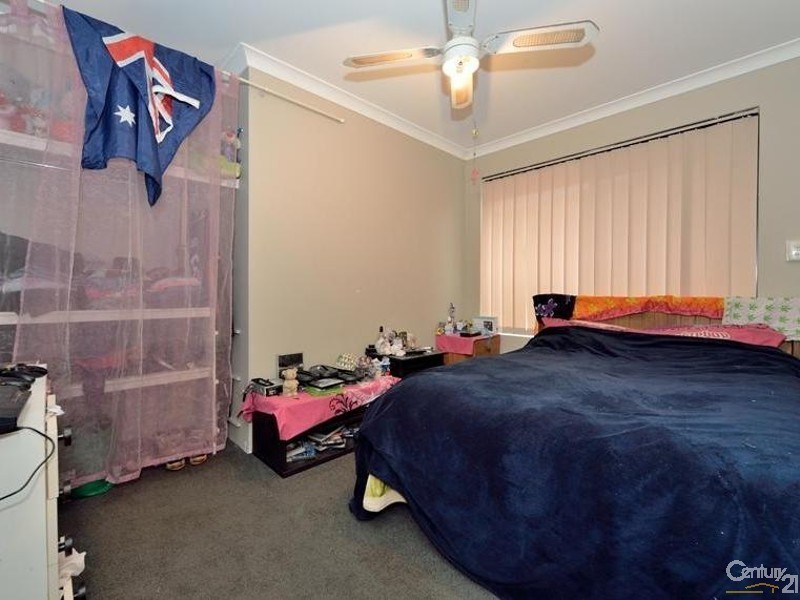 27 Silkhurst Crescent, Warnbro WA 6169