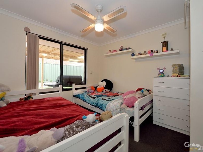 27 Silkhurst Crescent, Warnbro WA 6169