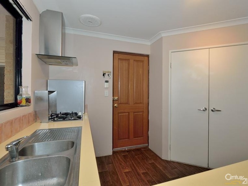 27 Silkhurst Crescent, Warnbro WA 6169