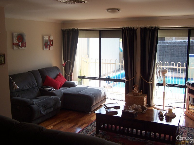 13 Mary Blair Way, Warnbro WA 6169