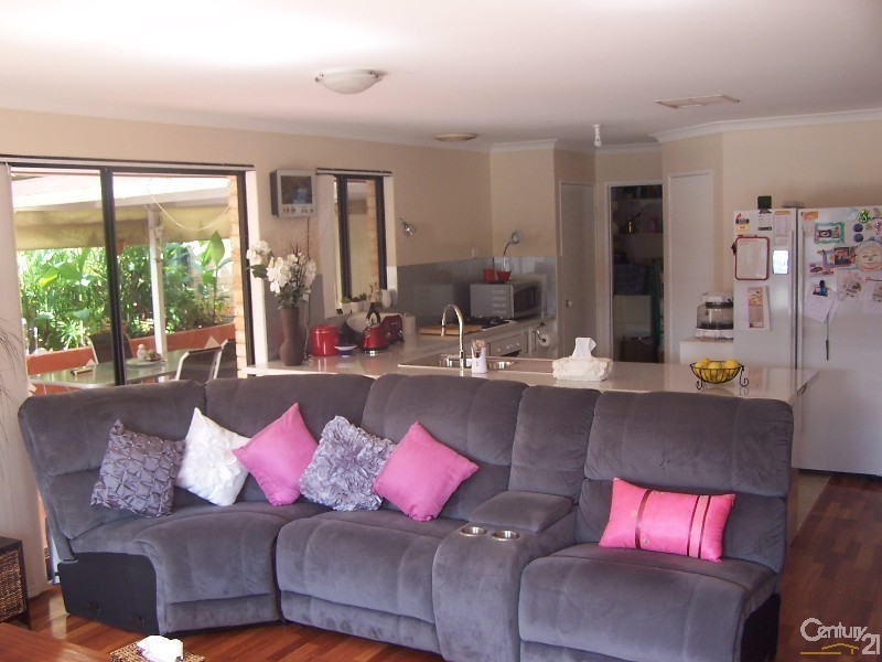 13 Mary Blair Way, Warnbro WA 6169