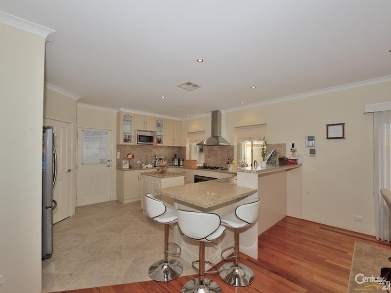 134 Harrington Waters Drive, Waikiki WA 6169