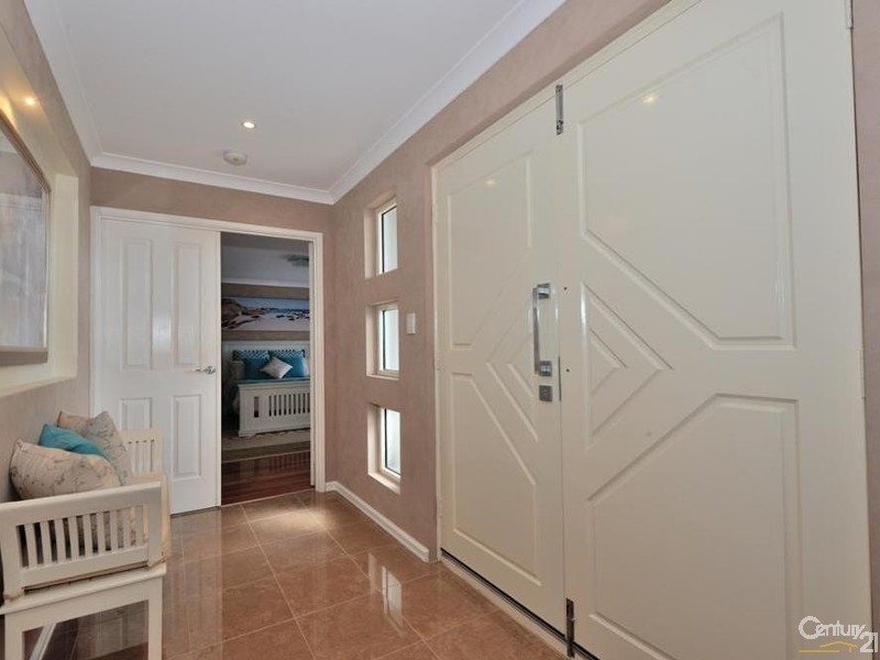 134 Harrington Waters Drive, Waikiki WA 6169