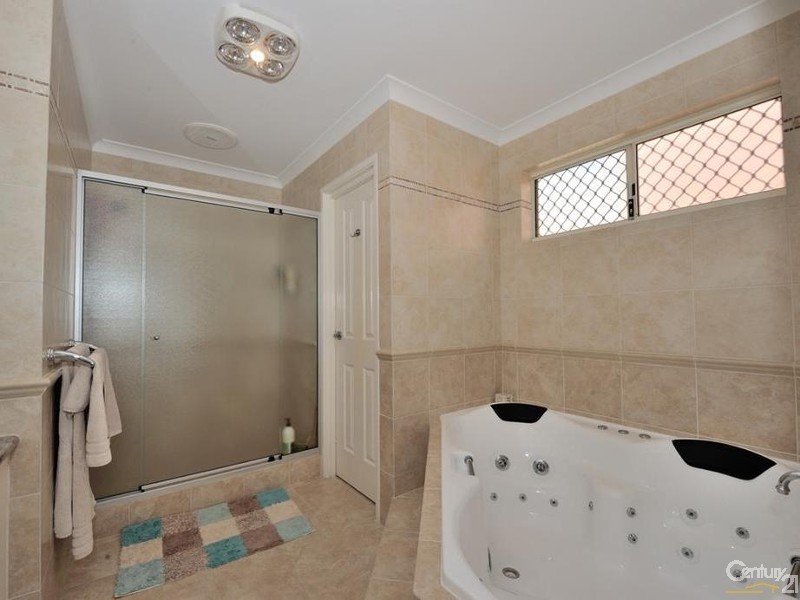 134 Harrington Waters Drive, Waikiki WA 6169