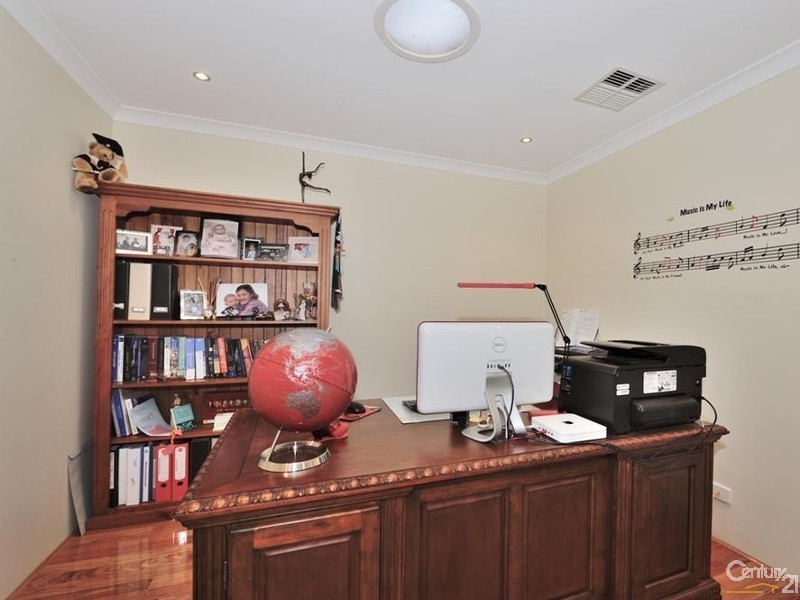 134 Harrington Waters Drive, Waikiki WA 6169