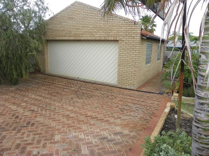 11 Pinedale Way, Safety Bay WA 6169