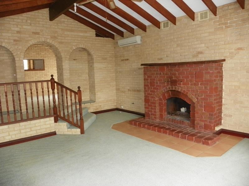 11 Pinedale Way, Safety Bay WA 6169