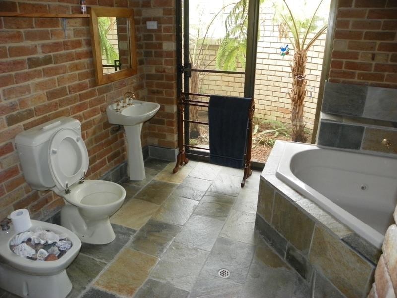 11 Pinedale Way, Safety Bay WA 6169