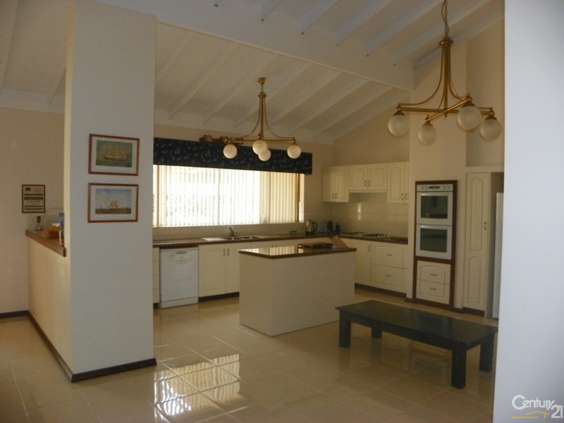 1 Shipwright Avenue, Wellard WA 6170