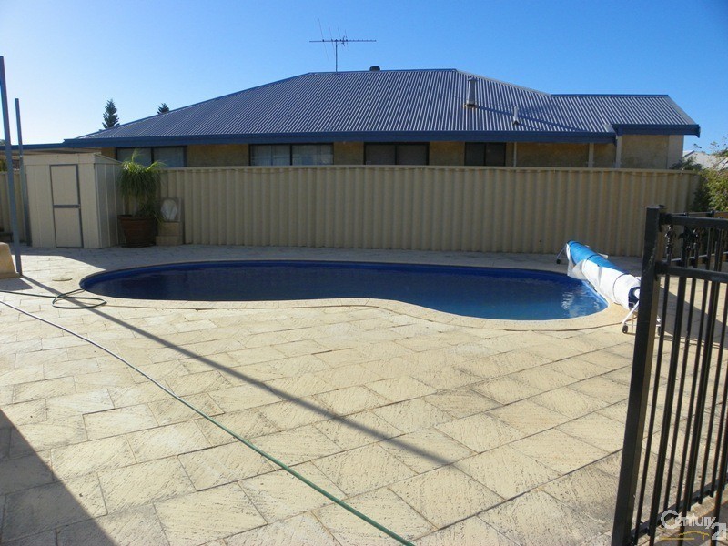 5 Batavia Court, Port Kennedy WA 6172