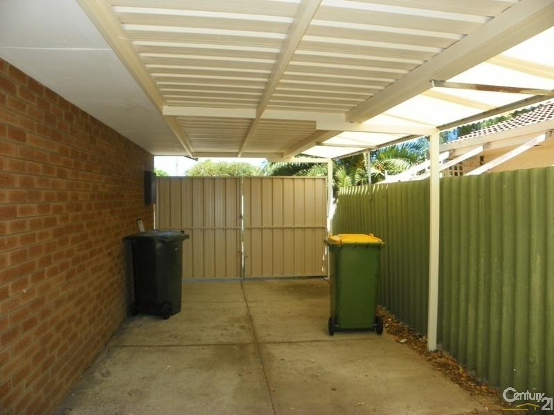 4 Burnside Way, Waikiki WA 6169