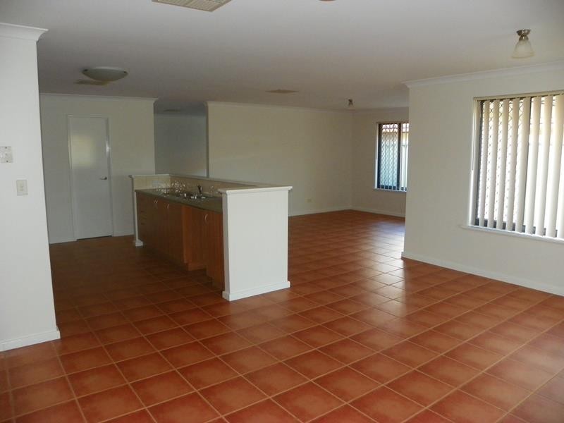 4 Corfu Pass, Port Kennedy WA 6172