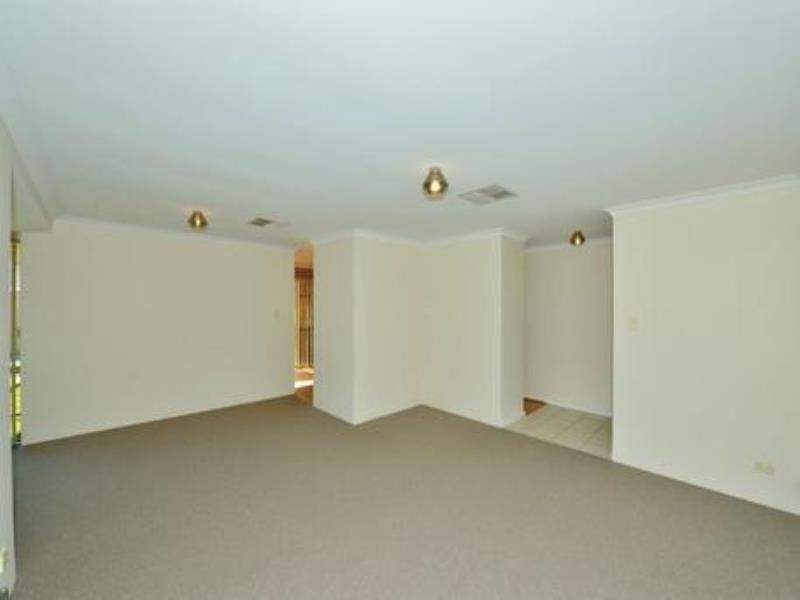 11 Manila Place, Warnbro WA 6169