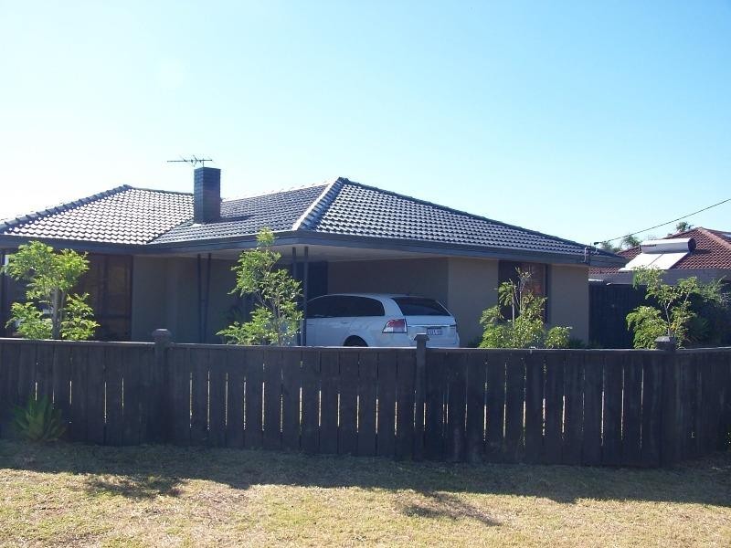 81 June Road, Safety Bay WA 6169