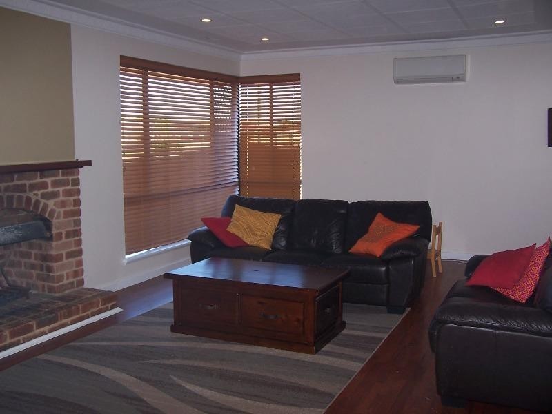 81 June Road, Safety Bay WA 6169