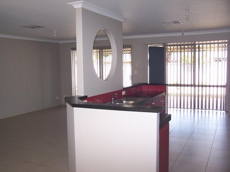 6 Cork Place, Warnbro WA 6169