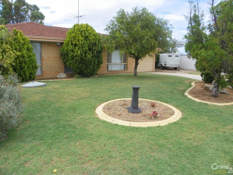 10 Moore Court, Cooloongup WA 6168