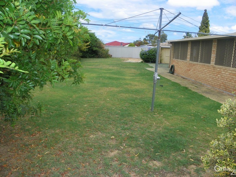 10 Moore Court, Cooloongup WA 6168