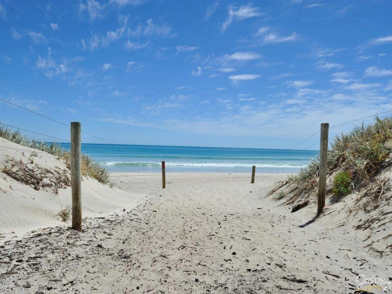 10 Moore Court, Cooloongup WA 6168