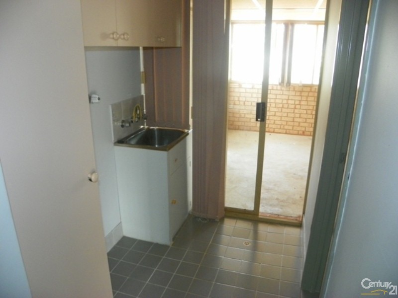 10 Moore Court, Cooloongup WA 6168