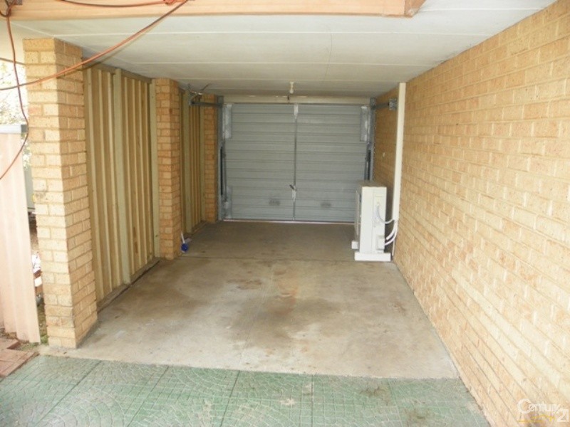 10 Moore Court, Cooloongup WA 6168