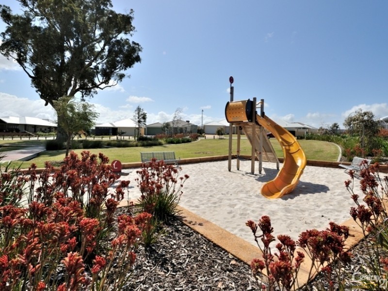 2 Mountain Cove, Baldivis WA 6171