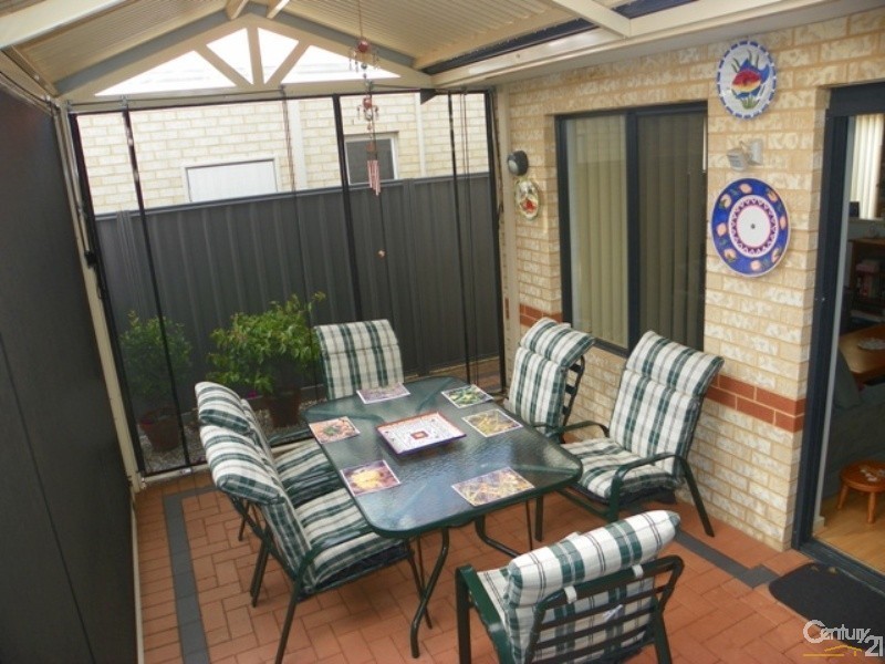 10/9 Bradbury Street, Rockingham WA 6168