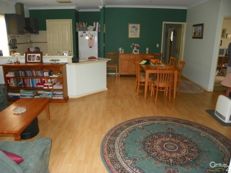 10/9 Bradbury Street, Rockingham WA 6168