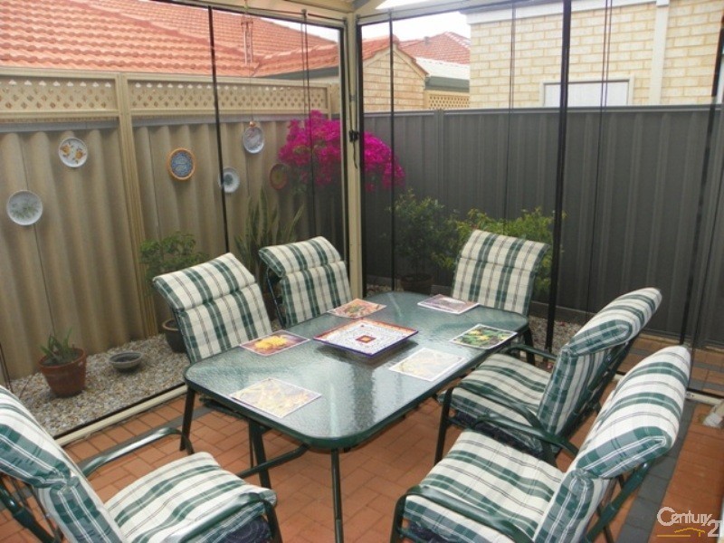 10/9 Bradbury Street, Rockingham WA 6168