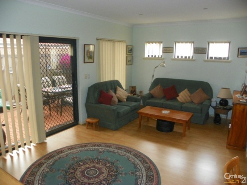 10/9 Bradbury Street, Rockingham WA 6168