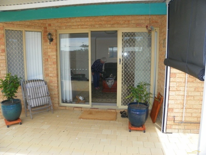 5/8  Ashford Avenue, Rockingham WA 6168