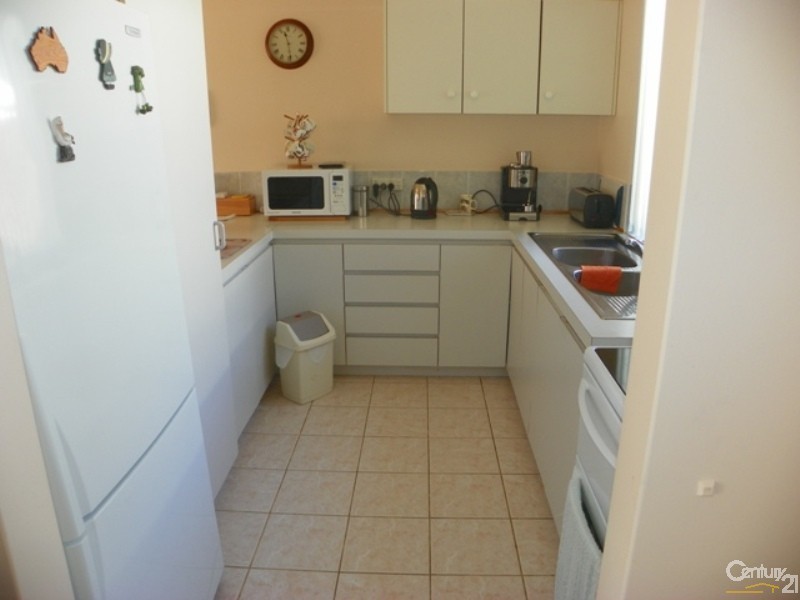 5/8  Ashford Avenue, Rockingham WA 6168