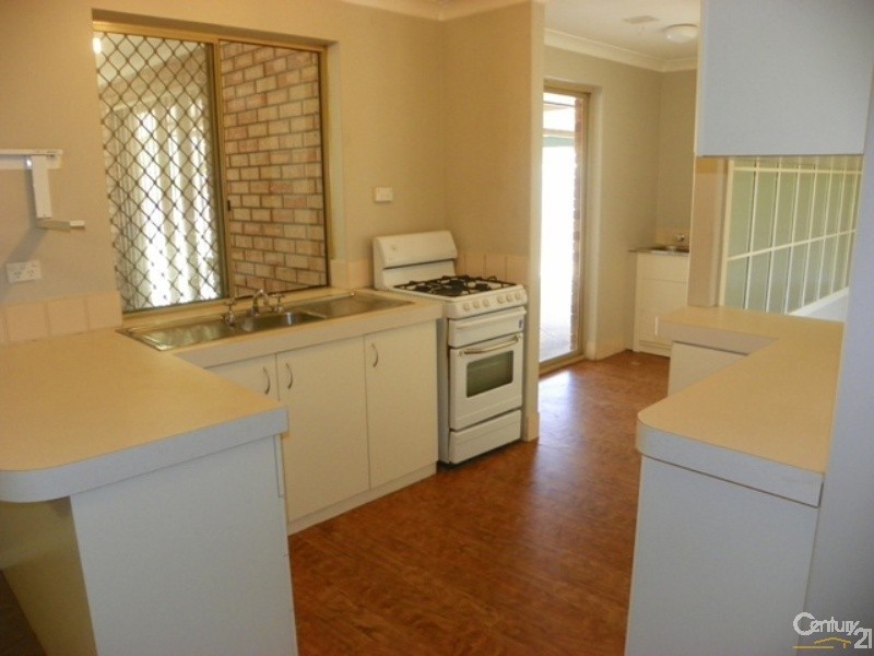 12 Jubilee Drive, Waikiki WA 6169