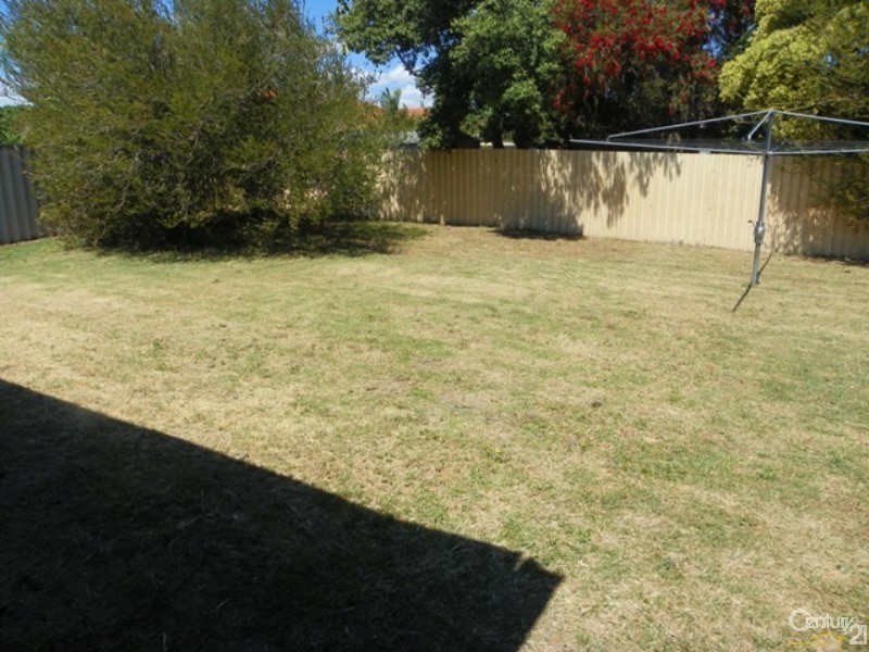 12 Jubilee Drive, Waikiki WA 6169