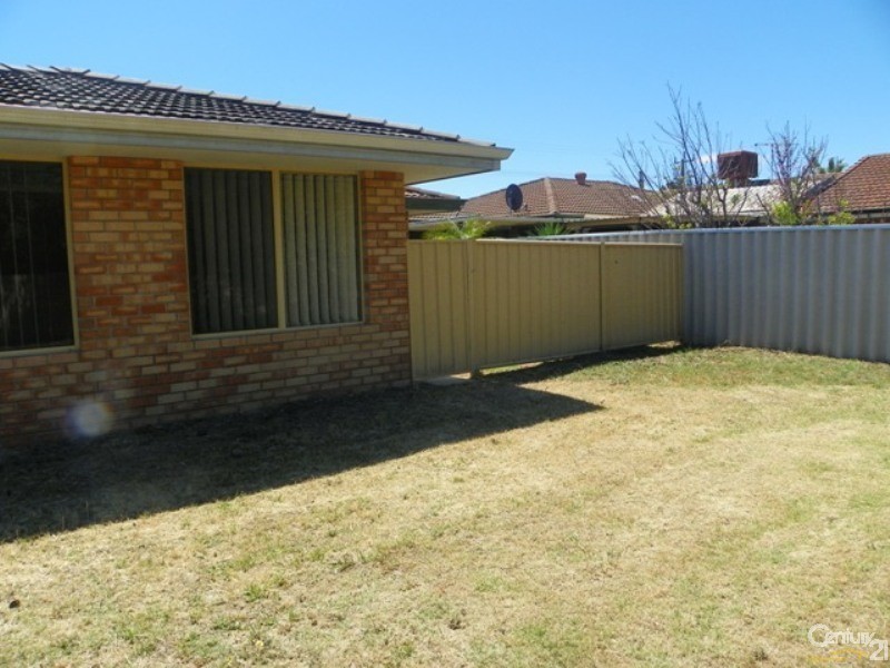 12 Jubilee Drive, Waikiki WA 6169